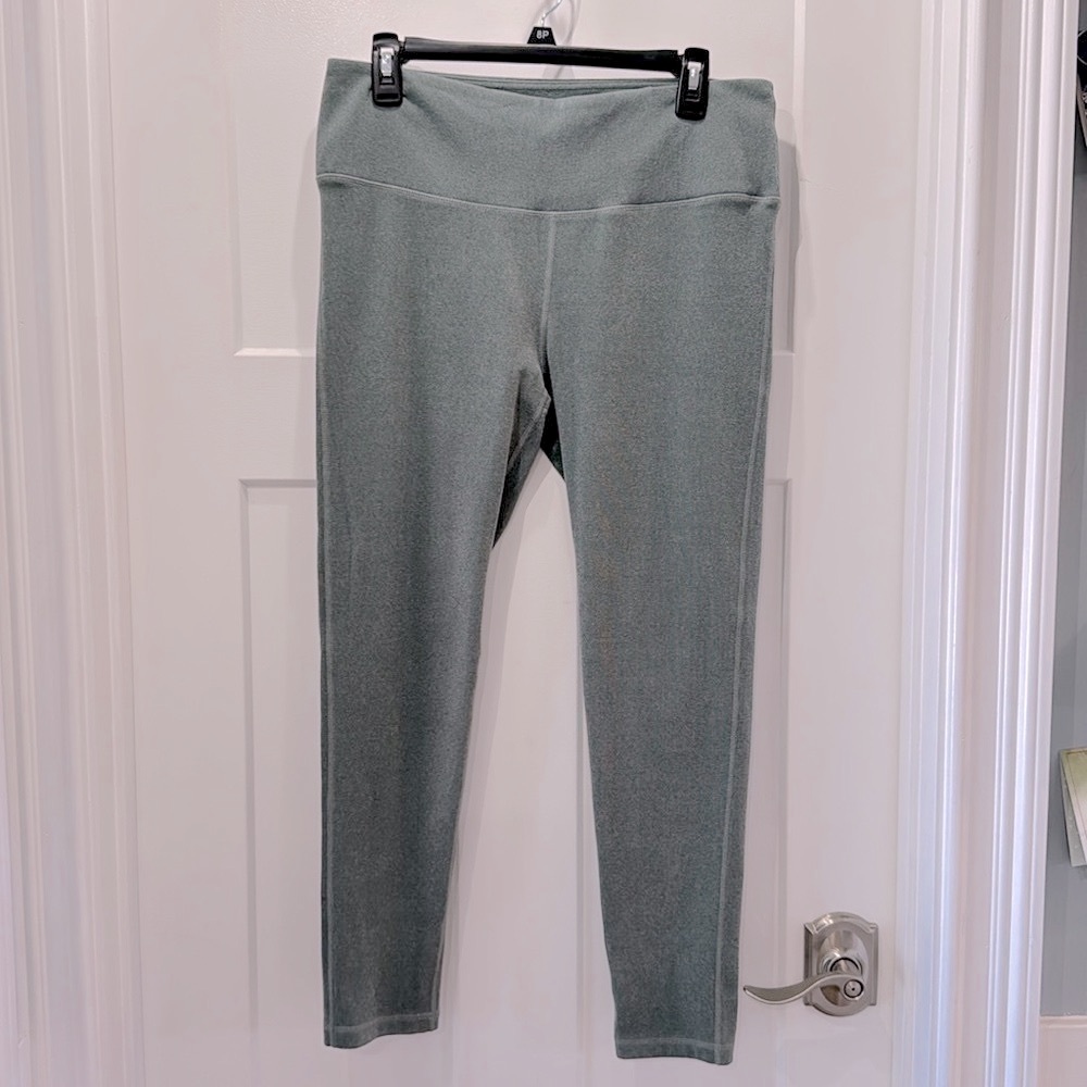 Mono B Women’s Leggings Size XL Gently Used